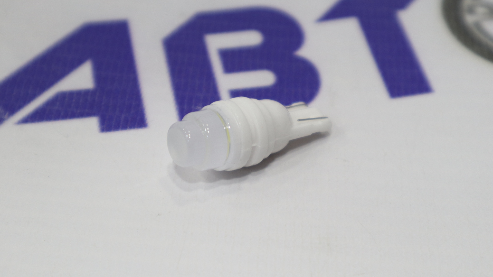 Лампа светодиодная 24V 5W T10 2SMD (Керамика 3D Матовая) NovoLED